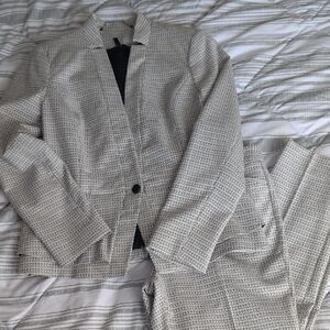 White House Black Market Black and White Patterned Blazer